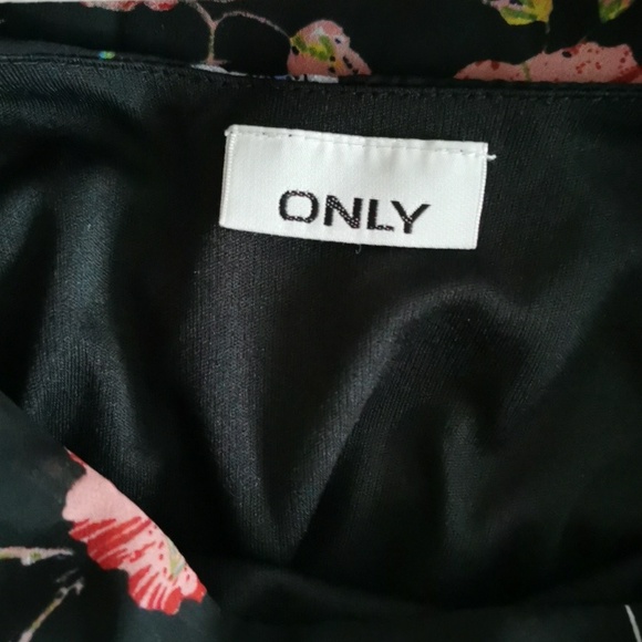 NWOT. ONLY Summer dress. - Picture 4 of 5